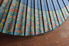 画像をギャラリービューアに読み込む, 蛇の目傘【月奴 水色×花柄】