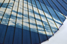 画像をギャラリービューアに読み込む, 蛇の目傘【縞帯 阿波和紙藍染 濃紺×柳】