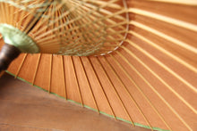 画像をギャラリービューアに読み込む, 日傘【二重張 透かし文様「七宝梅紋」×柿渋】 (グリーン)