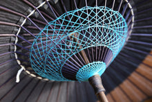 画像をギャラリービューアに読み込む, 日傘【月奴 黒×柿渋鉄】(ブルー)(継柄)