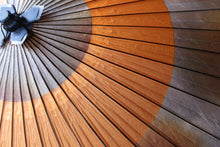 画像をギャラリービューアに読み込む, 蛇の目傘【助六 かすみ染め(ブルーブラウン)×柿渋染】 (女竹) - 和傘CASA