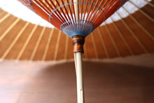 画像をギャラリービューアに読み込む, 蛇の目傘【中張 柿渋染(黒柿)×白胡粉】 (女竹) - 和傘CASA