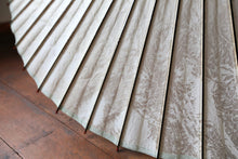 画像をギャラリービューアに読み込む, 蛇の目傘【胡粉(軒水色)】