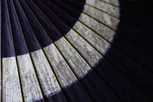 画像をギャラリービューアに読み込む, 蛇の目傘【中張 紫×白胡粉】 - 和傘CASA