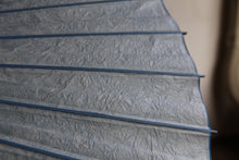 画像をギャラリービューアに読み込む, 日傘【二重張 胡粉×ぼかし染め(ブルー)】