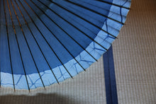 画像をギャラリービューアに読み込む, 蛇の目傘【石徹白藍染2026 軒奴】 - 和傘CASA