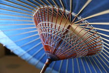 画像をギャラリービューアに読み込む, 蛇の目傘【石徹白藍染2026 軒奴】 - 和傘CASA