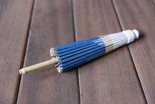 画像をギャラリービューアに読み込む, まめ和傘【切継ぎ 桜(青×白)】 - 和傘CASA