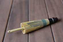 画像をギャラリービューアに読み込む, まめ和傘【切継ぎ 桜(黄色×黒)】 - 和傘CASA