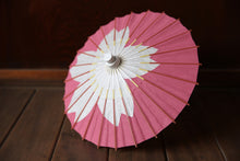 画像をギャラリービューアに読み込む, まめ和傘【切継ぎ 桜(ピンク×白)】 - 和傘CASA