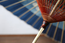 画像をギャラリービューアに読み込む, 蛇の目傘【石徹白藍染2024 助六 花冠】 - 和傘CASA