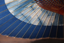 画像をギャラリービューアに読み込む, 蛇の目傘【石徹白藍染2024 助六 雪片】