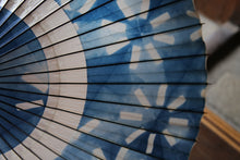 画像をギャラリービューアに読み込む, 蛇の目傘【石徹白藍染2024 中張 光彩】