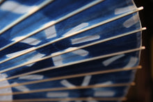 画像をギャラリービューアに読み込む, 蛇の目傘【石徹白藍染2024 中張 光彩】