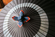 Load image into Gallery viewer, 蛇の目傘【中張 紫黒×かすみ染め(ブルー系)】 - 和傘CASA