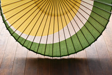 Load image into Gallery viewer, 蛇の目傘【三日月 重色目黄柳】 - 和傘CASA