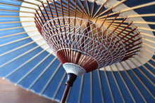 画像をギャラリービューアに読み込む, 蛇の目傘【中張り 藍染(縹)】 - 和傘CASA