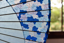 画像をギャラリービューアに読み込む, 蛇の目傘【月奴 水色×あじさい】 - 和傘CASA