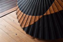 画像をギャラリービューアに読み込む, 蛇の目傘【交叉 黒×柿渋】 - 和傘CASA