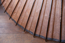 画像をギャラリービューアに読み込む, 番傘【柿渋染(黒柿)】(軒黒) - 和傘CASA