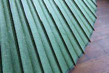 画像をギャラリービューアに読み込む, 蛇の目傘【鹿の子 緑】 - 和傘CASA