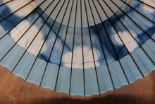 画像をギャラリービューアに読み込む, 蛇の目傘【石徹白藍染2023 助六花】 - 和傘CASA