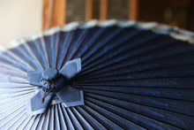 画像をギャラリービューアに読み込む, 蛇の目傘【石徹白藍染2023 軒奴】 - 和傘CASA