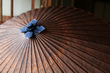 Load image into Gallery viewer, 蛇の目傘【柿渋染(黒柿)】 - 和傘CASA