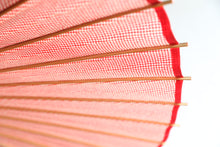 画像をギャラリービューアに読み込む, 蛇の目傘【鹿の子 赤】 - 和傘CASA