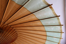 Load image into Gallery viewer, 蛇の目傘【軒奴 柿渋×かすみ染(グリーン)】 - 和傘CASA