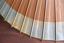 Load image into Gallery viewer, 蛇の目傘【軒奴 柿渋×かすみ染(グリーンイエロー)】 - 和傘CASA