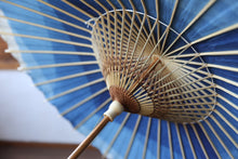 画像をギャラリービューアに読み込む, 網代日傘【石徹白藍染2021 螺旋】