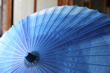 画像をギャラリービューアに読み込む, 網代日傘【石徹白藍染2021 螺旋】