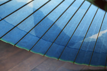 画像をギャラリービューアに読み込む, 蛇の目傘【石徹白藍染2021 川面】