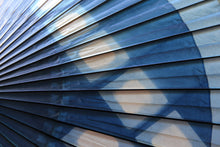 Load image into Gallery viewer, 蛇の目傘【石徹白藍染2021 四角】 - 和傘CASA