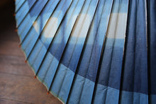 Load image into Gallery viewer, 蛇の目傘【石徹白藍染2021 四角】 - 和傘CASA