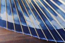 画像をギャラリービューアに読み込む, 蛇の目傘【石徹白藍染2021 六角】