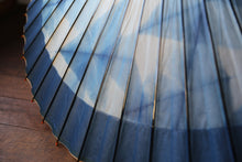 Load image into Gallery viewer, 蛇の目傘【石徹白藍染2021 三角】 - 和傘CASA