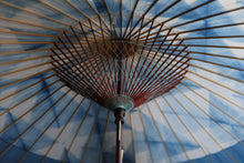 Load image into Gallery viewer, 蛇の目傘【石徹白藍染2021 三角】 - 和傘CASA