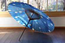 Load image into Gallery viewer, 蛇の目傘【石徹白藍染 水玉】 - 和傘CASA