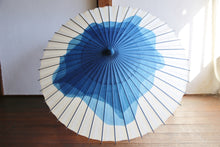 画像をギャラリービューアに読み込む, 日傘【石徹白藍染 波紋】 - 和傘CASA