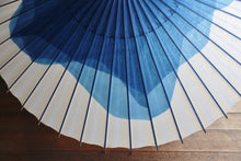 画像をギャラリービューアに読み込む, 日傘【石徹白藍染 波紋】 - 和傘CASA