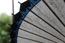 画像をギャラリービューアに読み込む, 日傘【網代軒奴 胡粉×郡上本染】 - 和傘CASA