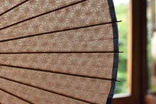 画像をギャラリービューアに読み込む, 日傘【二重張　透かし文様「麻の葉」×柿渋】（水色） - 和傘CASA
