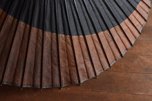 画像をギャラリービューアに読み込む, 蛇の目傘【月奴　黒×柿渋】（木柄）
