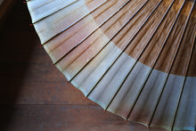 画像をギャラリービューアに読み込む, 蛇の目傘【助六　かすみ染め(ブルーブラウン)×柿渋染(黒柿)】
