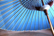 画像をギャラリービューアに読み込む, 蛇の目傘【阿波和紙藍染　藍段染め】 - 和傘CASA
