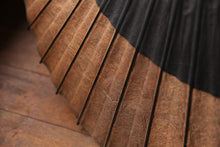 画像をギャラリービューアに読み込む, 日傘【月奴　黒×柿渋鉄】（マゼンタ）（継柄） - 和傘CASA
