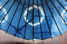 画像をギャラリービューアに読み込む, 日傘【石徹白藍染2023　リング】
