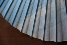 Cargar imagen en el visor de la galería, Parasol [Nube de musgo Ishitohaku Aizome 2023].
